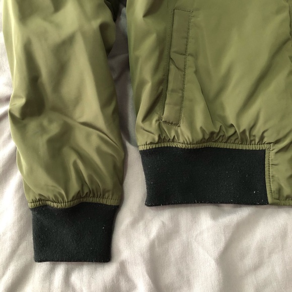 GARAGE THE MUST-HAVE BOMBER JACKET (ARMY GREEN) - Picture 5 of 10